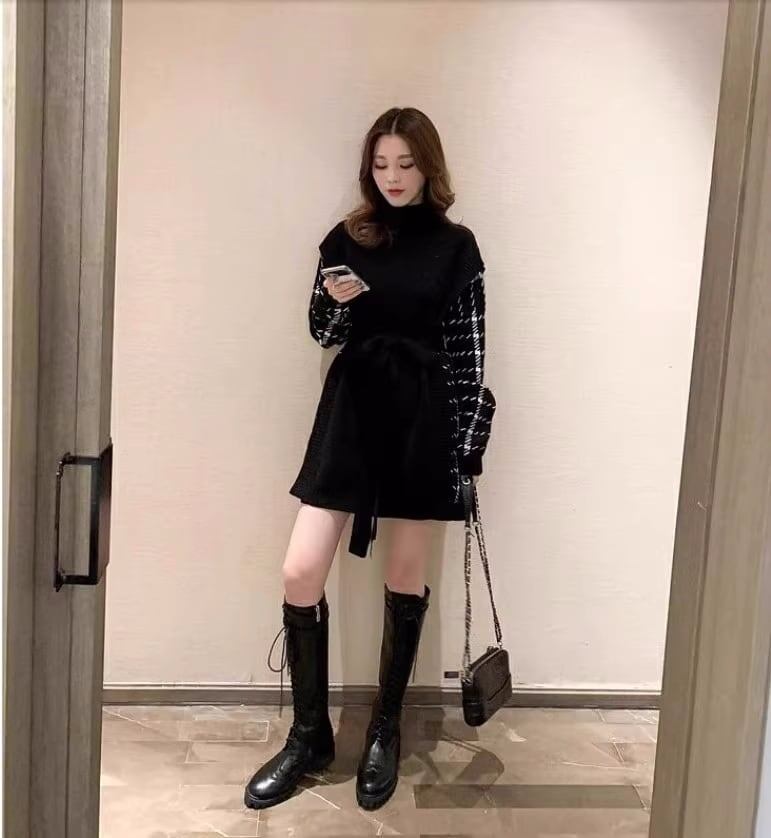 レイヤード風ハイネックロングニットセーター