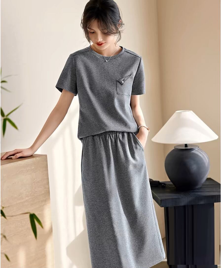 主役級の存在感！ カジュアル 超人気 定番シンプル 半袖Ｔシャツ＋スカート<S-8969>