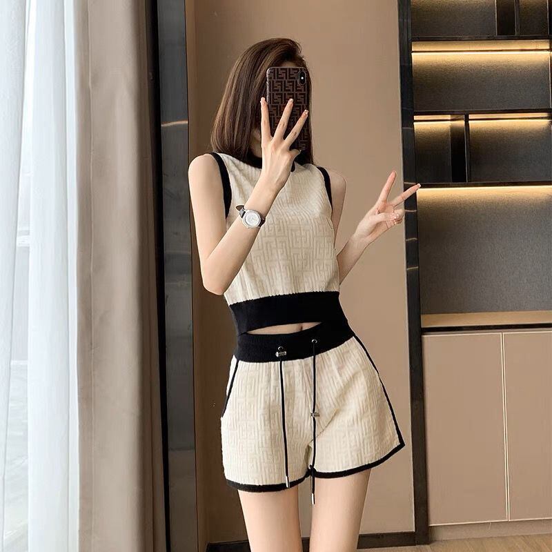 今季マストバイ 上品 着心地良い カジュアル 半袖 Tシャツ ショートパンツ セットアップ ＜S-8863＞