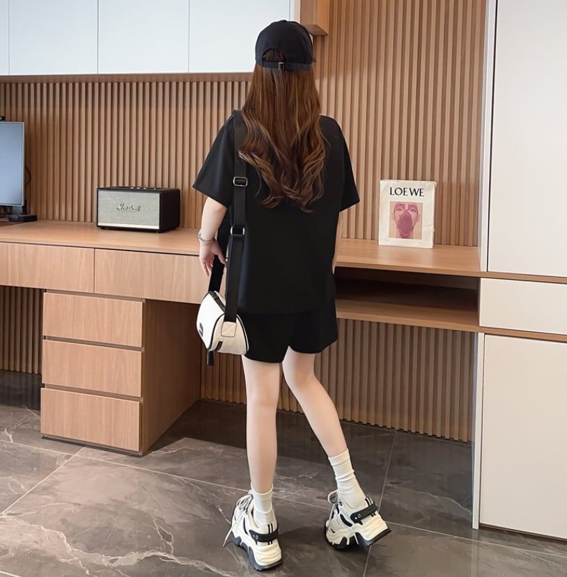 売り切れ必至  ルーズ 半袖Ｔシャツⅹパンツセット全2色<S-8190>