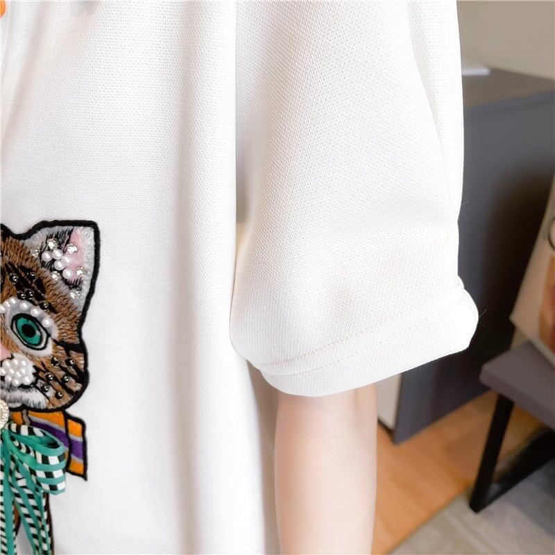 質感のいい POLOネック 猫刺繍 ロング Tシャツ ゆったり半袖 ＜S-2849＞