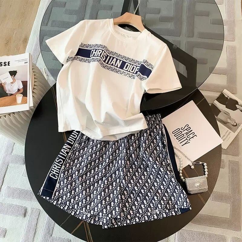 超人気 ファッション 上品 カジュアル 半袖Ｔシャツⅹパンツセット<S-8880>