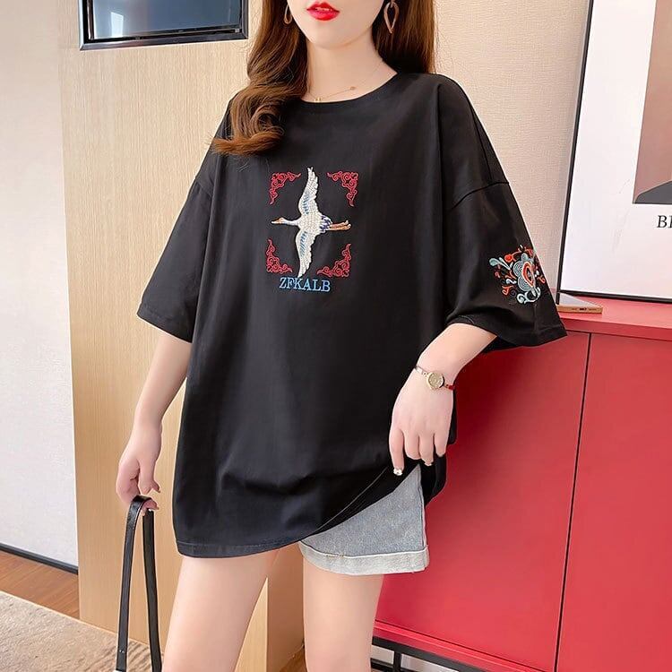 質感のいい 刺Tシャツ ラウンドネック 白 黒 ゆったり半袖＜S-3013＞