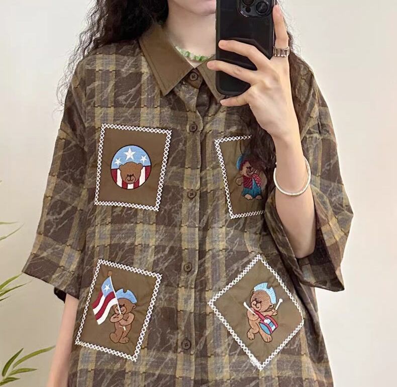 大活躍 刺繍 特別デザイン チェック柄 2色選択 半袖シャツ＜S-8881＞