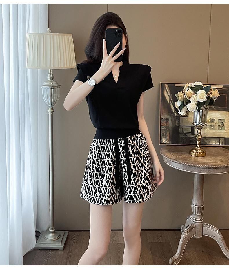 好感度UP ラウンドネック 上質 半袖Ｔシャツ ショートパンツ セットアップ <S-8709>