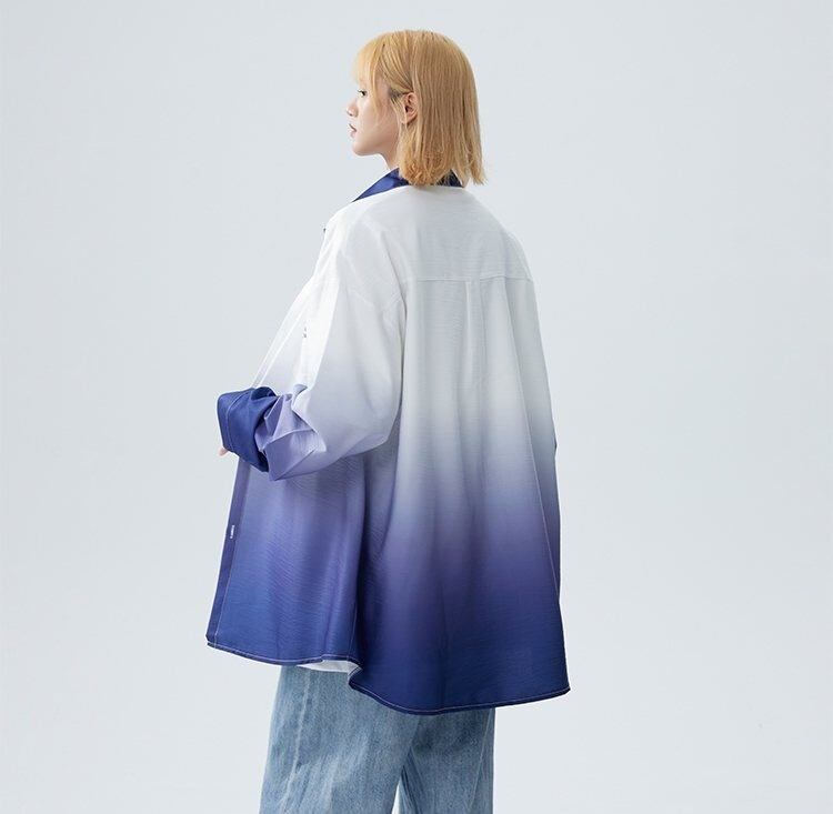 絶対流行 質感のいい グラデーション ゆったり 4色展開 シャツ  <S-12989>