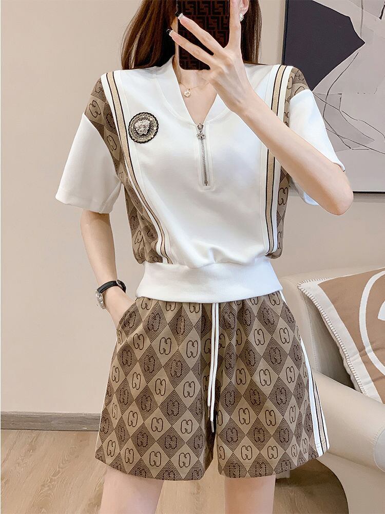 話題沸騰中 上質 おすすめ カジュアル 切り替え 半袖Ｔシャツ ショートパンツ セットアップ <S-8860>