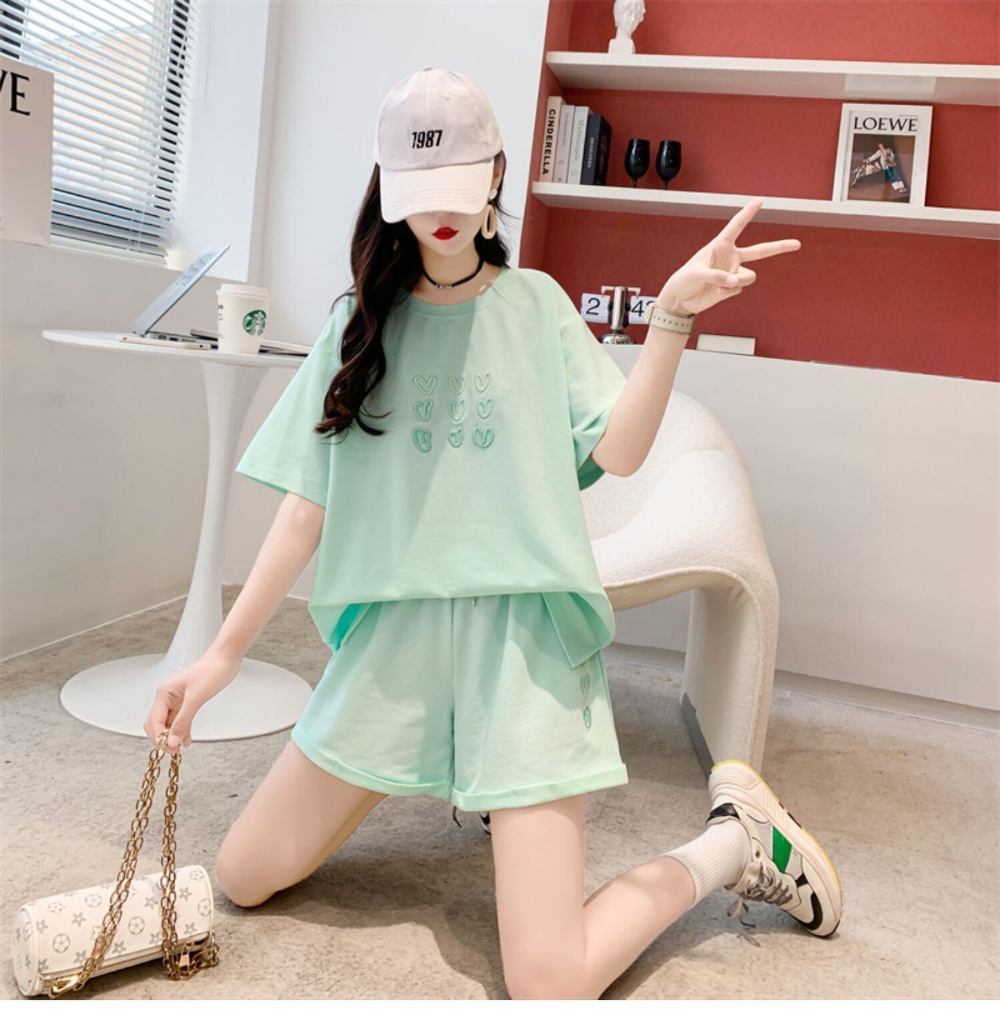 売り切れ必至 カジュアル 上質 ルーズ 半袖Ｔシャツⅹパンツセット全3色 <S-8234>
