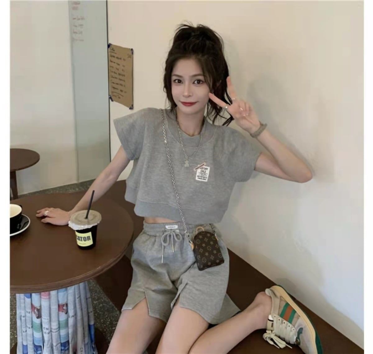 流行新作 美人度アップ 目を奪われる カジュアル 半袖Ｔシャツⅹパンツセット全2色<S-9104>