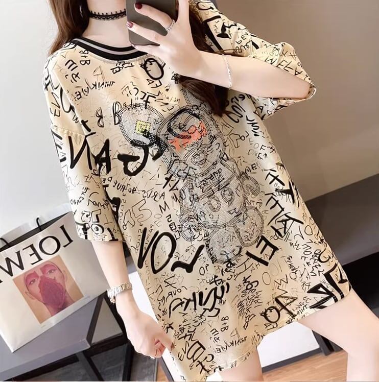 すっきりとしたデザインとバックオープンの半袖Tシャツ<S-5056>