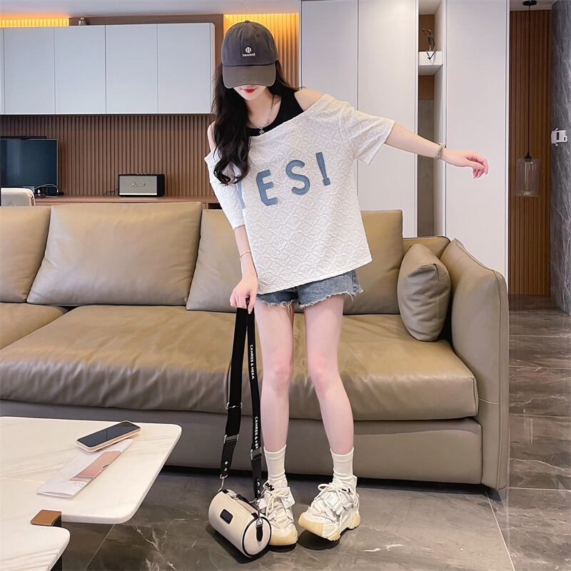 新商品 ゆったり カジュアル プリント オープンショルダー 2色 半袖Tシャツ＜S-8282＞