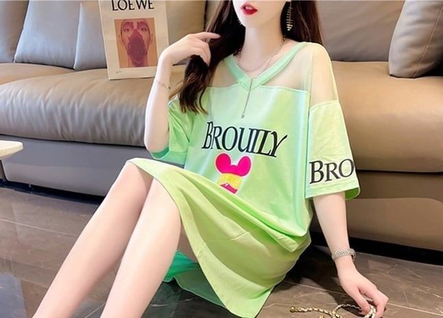 売り切れ必至 Vネック セクシー 切り替え チュール プリントTシャツ ゆったりワンピース ＜S-3050＞