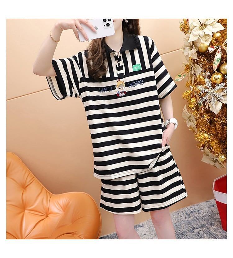 韓国系 POLOネック ストライプ柄 半袖Tシャツⅹショートパンツセットアップ ＜S-2926＞
