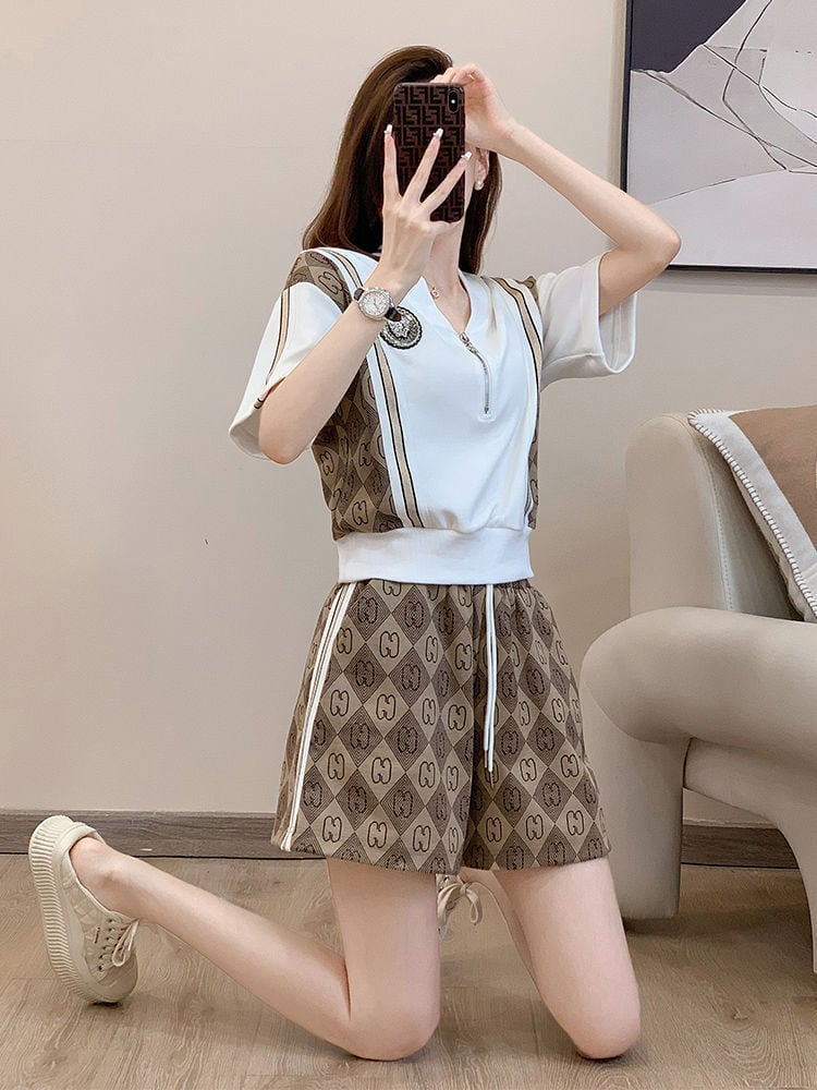 話題沸騰中 上質 おすすめ カジュアル 切り替え 半袖Ｔシャツ ショートパンツ セットアップ <S-8860>