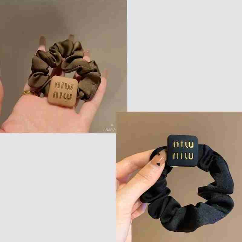 売り切れ必至 お値段以上 シュシュ 好感度満載 カチューシャ アクセサリー＜S-12425＞
