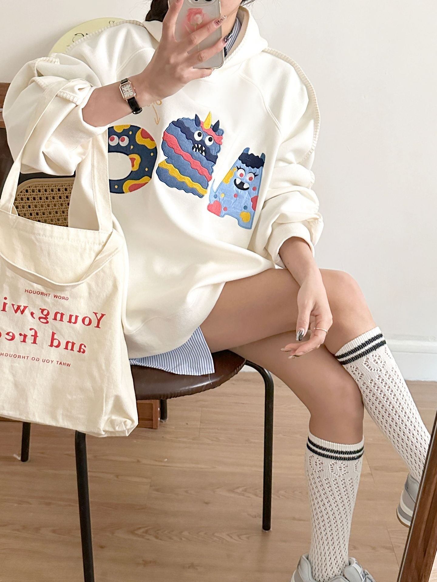 大人可愛い ゆったり 刺ロゴ パーカ 全4色トップス＜S-4811＞