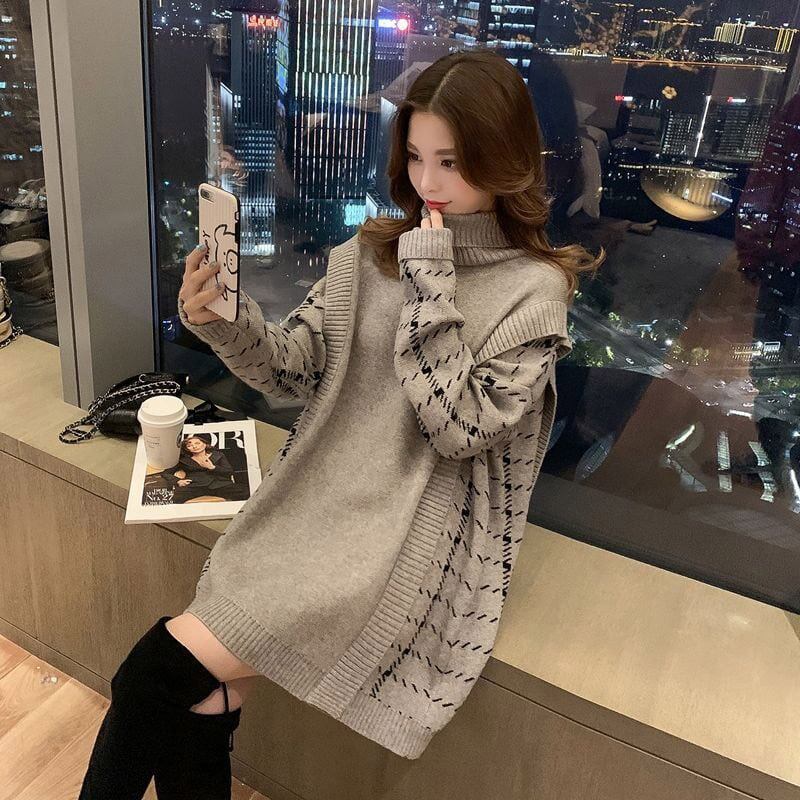 レイヤード風ハイネックロングニットセーター