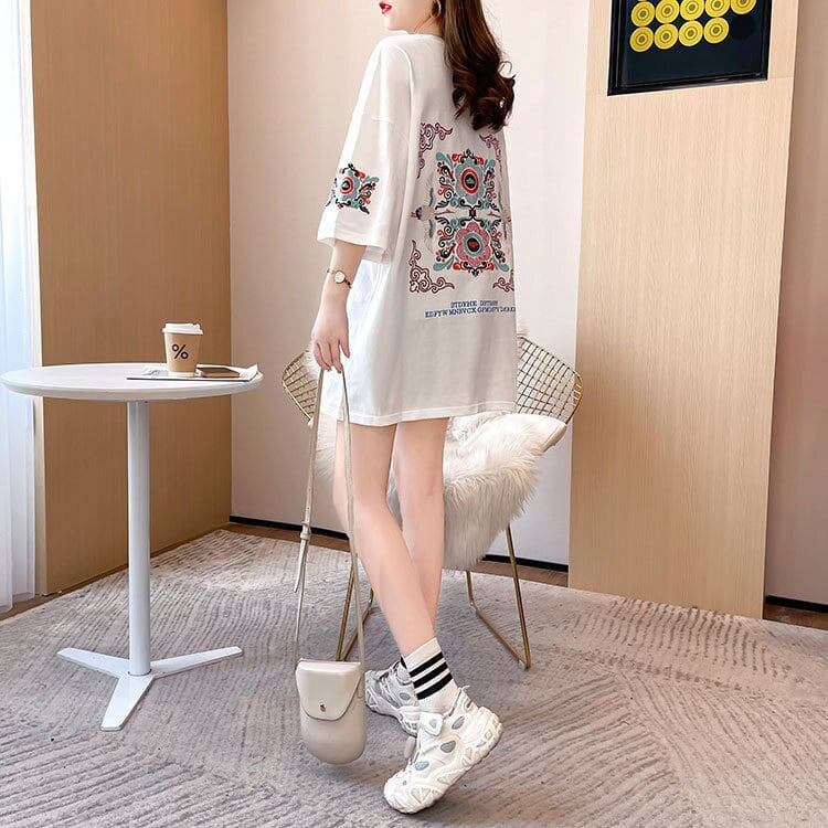 質感のいい 刺?Tシャツ ラウンドネック 白 黒 ゆったり半袖＜S-3013＞