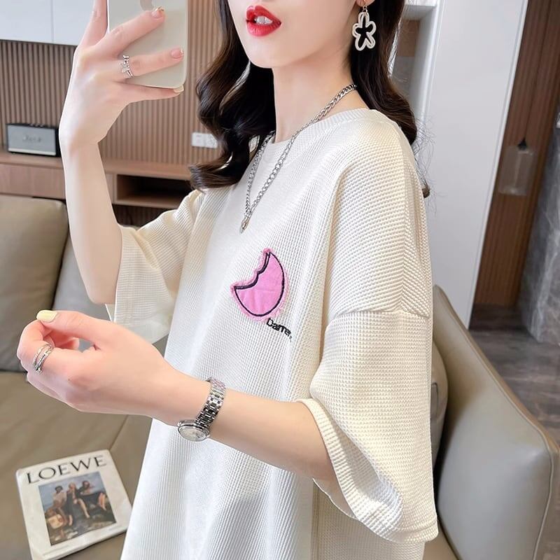 可愛いピンク月柄 Tシャツ 刺入り 丸襟 半袖＜S-2832＞