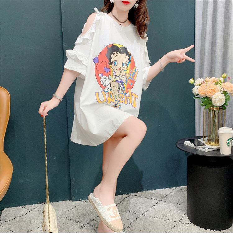 【人気急上昇中!】絶対欲しい 肩だし ロゴプリント 肌見せ 肩開き ゆったり 2色半袖Tシャツ<S-8262>