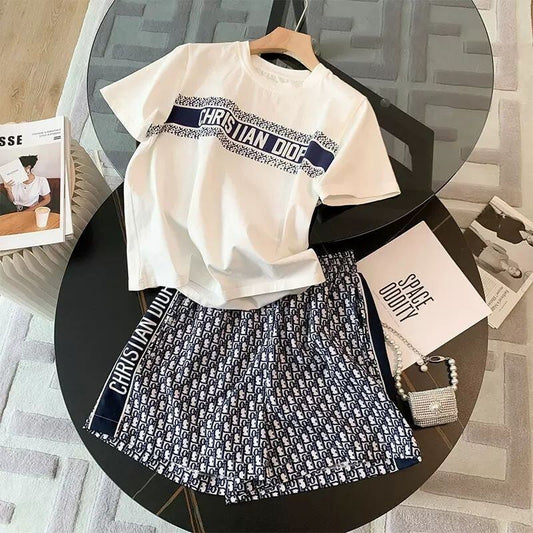 超人気 ファッション 上品 カジュアル 半袖Ｔシャツⅹパンツセット<S-8880>