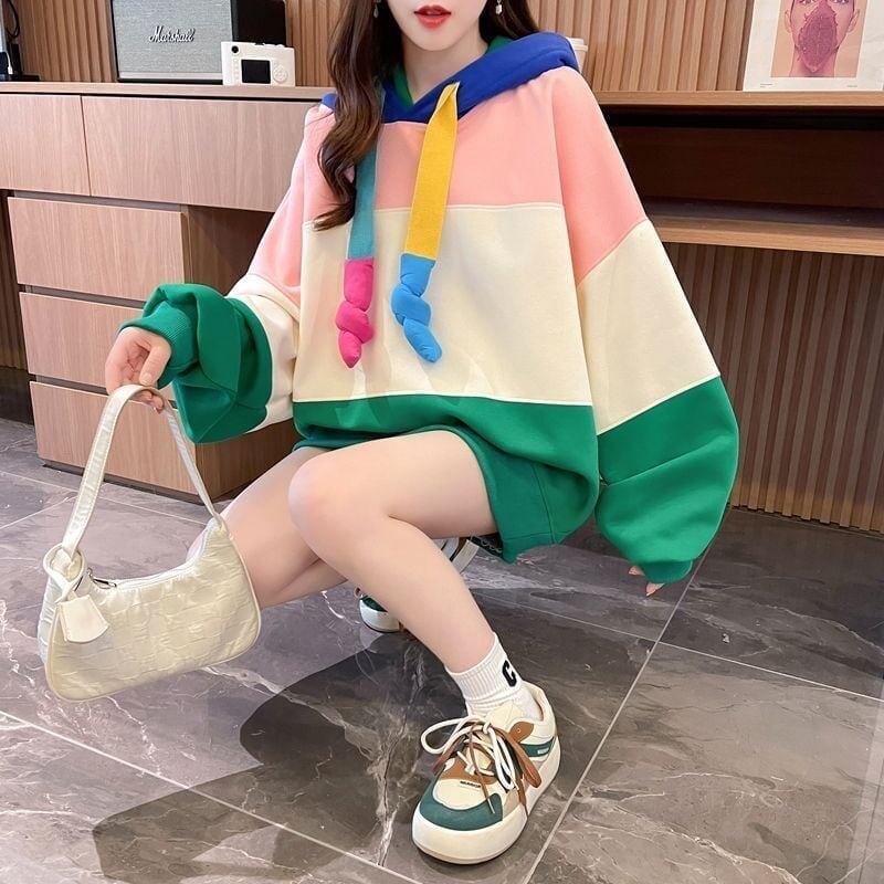 大人可愛いカラーマッチングフード付き