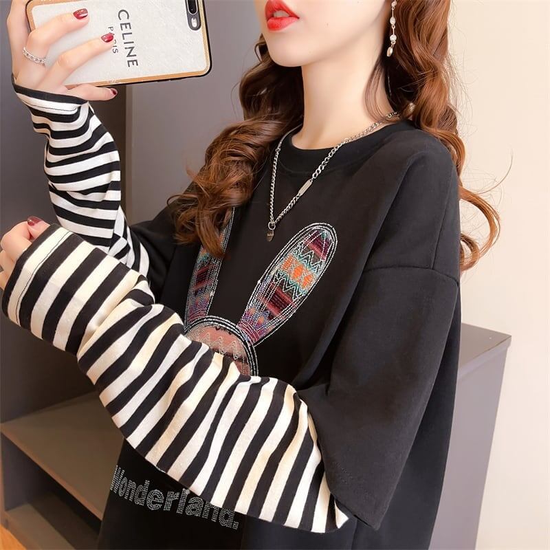 組み合わせやすい ウサギちゃん ストライプ柄 レイヤード 二色 長袖Tシャツ ＜S-4006＞