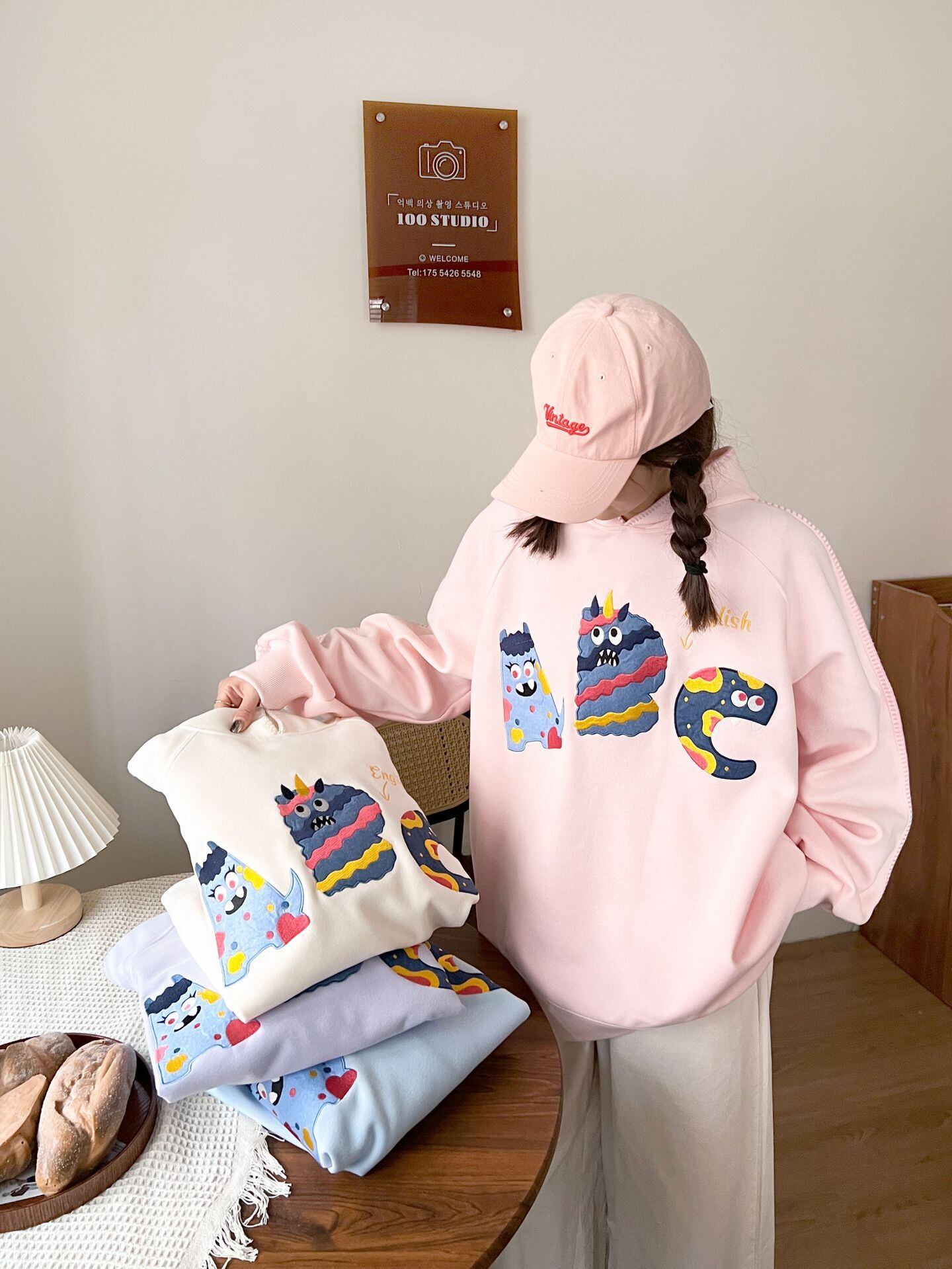大人可愛い ゆったり 刺ロゴ パーカ 全4色トップス＜S-4811＞