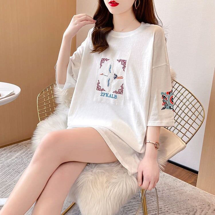 質感のいい 刺?Tシャツ ラウンドネック 白 黒 ゆったり半袖＜S-3013＞