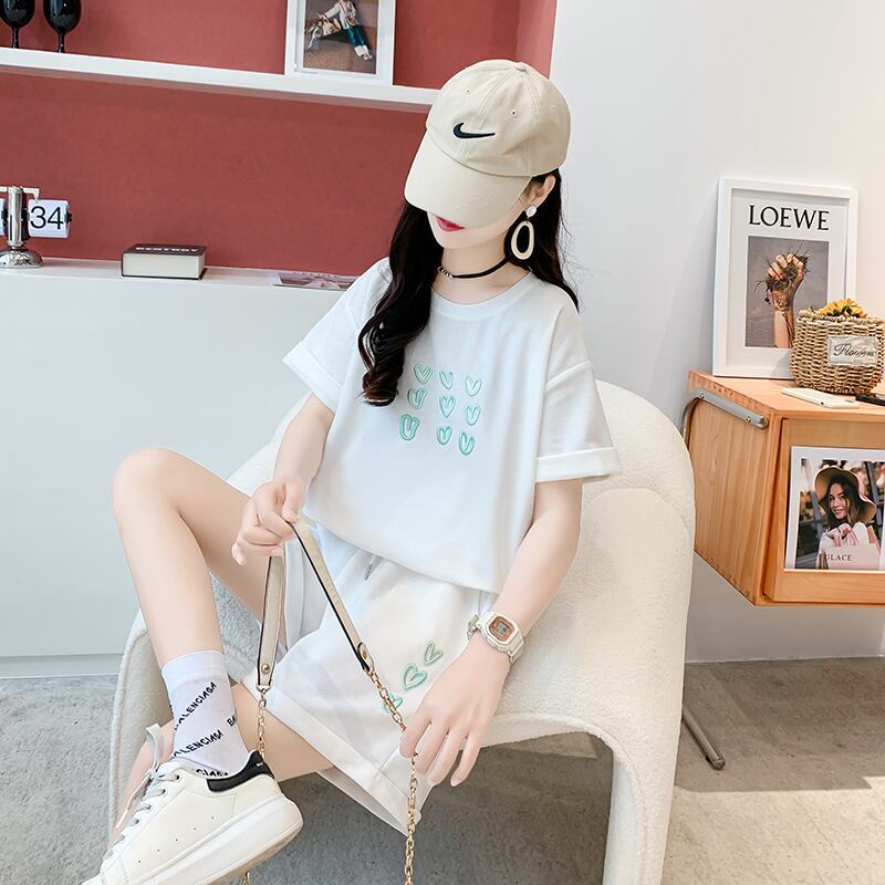 売り切れ必至 カジュアル 上質 ルーズ 半袖Ｔシャツⅹパンツセット全3色 <S-8234>
