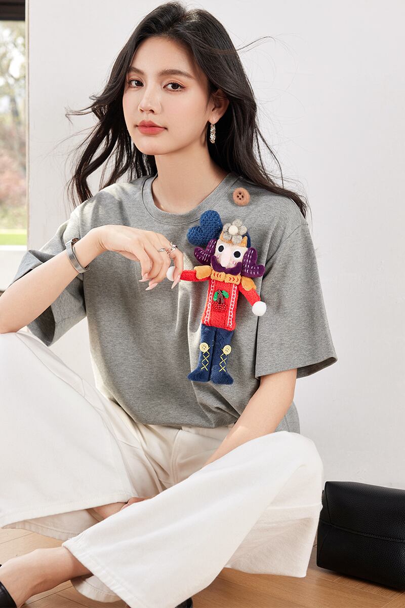 超人気 目を奪われる 流行新作 ぬいぐるみ付 半袖Tシャツ<S-9273>