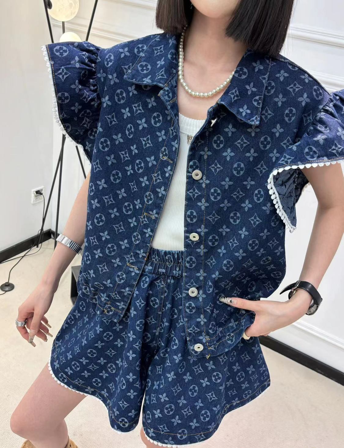 大好評 ファッション 売り切れ必至 2色選択 デニム 半袖 Tシャツ+ 短いスカート セットアップ ＜S-8992＞