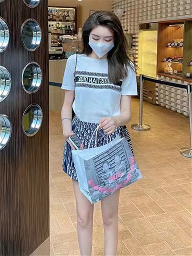 超人気 ファッション 上品 カジュアル 半袖Ｔシャツⅹパンツセット<S-8880>