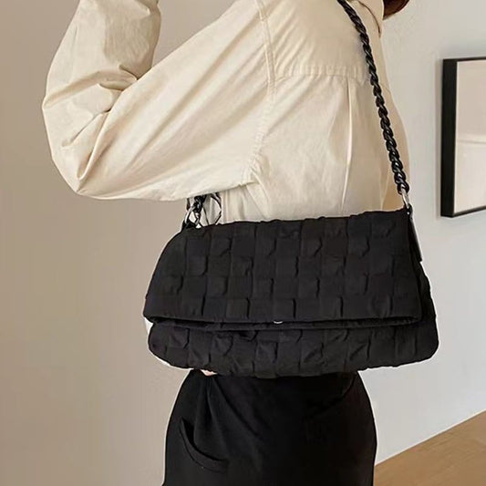 オシャレ度満点  高級感溢れる メッセンジャーバッグ＜S-3319＞