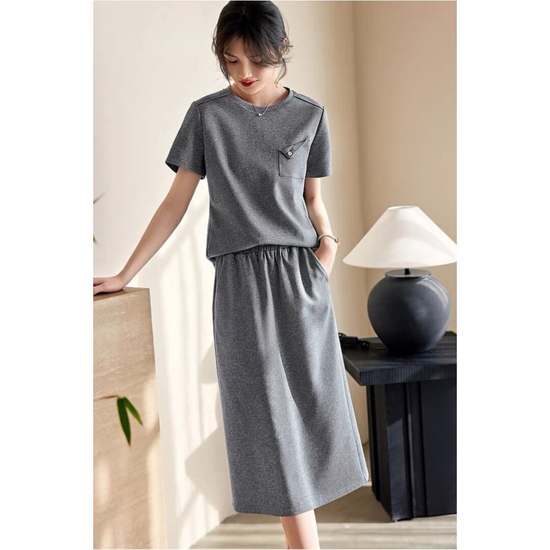 主役級の存在感！ カジュアル 超人気 定番シンプル 半袖Ｔシャツ＋スカート<S-8969>