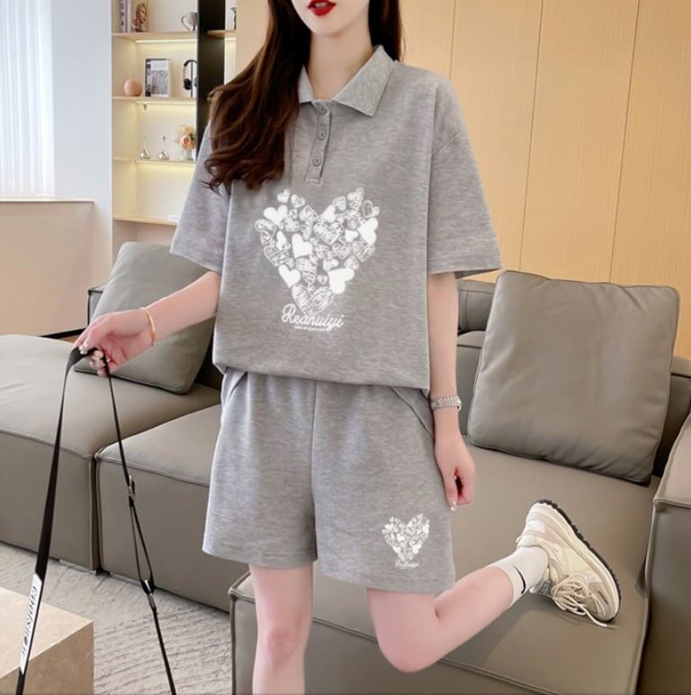 売り切れ必至 シンプル 清涼感たっぷり 半袖Tシャツ＋パンツ セットアップ＜S-8195＞