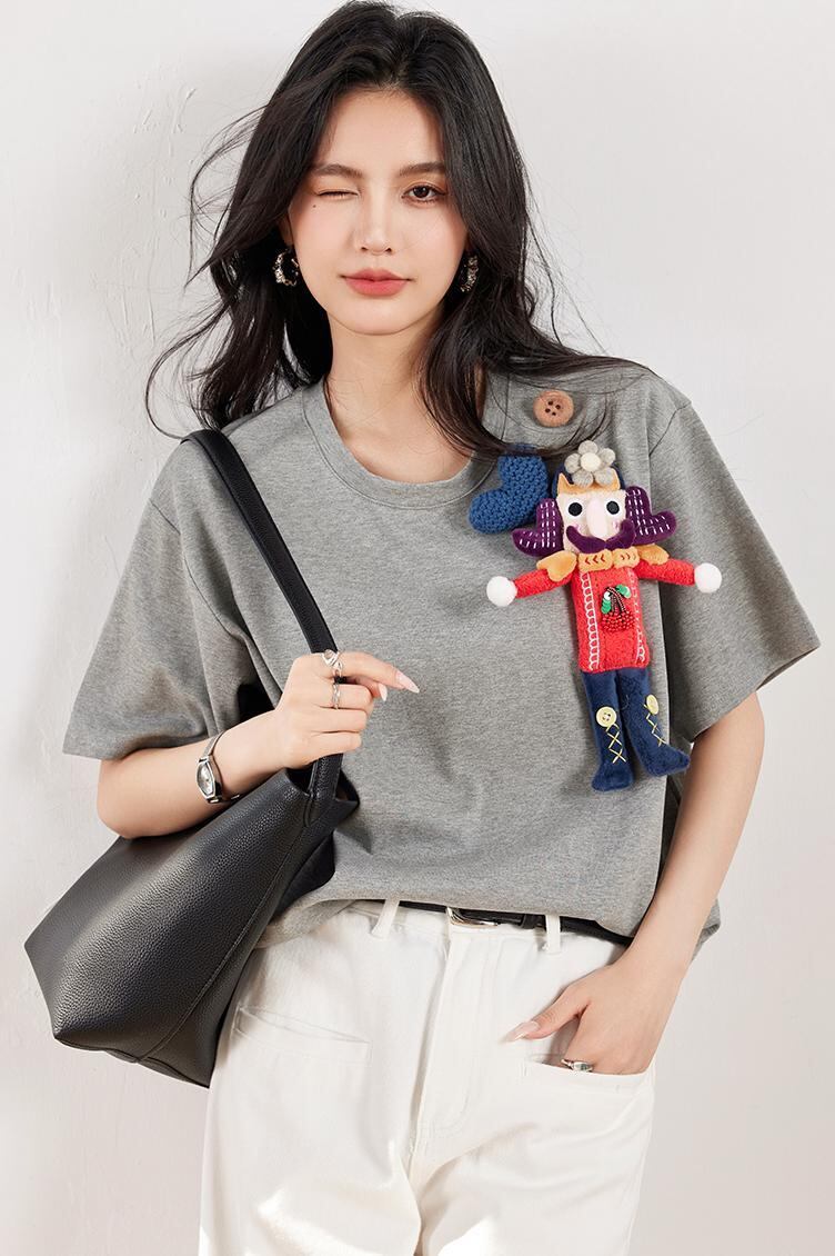 超人気 目を奪われる 流行新作 ぬいぐるみ付 半袖Tシャツ<S-9273>