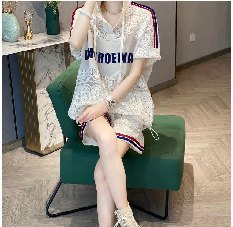好感度UP カジュアル 上品 レース 透かし彫り 切り替え 半袖Tシャツ ショートパンツ セットアップ ＜S-8807＞