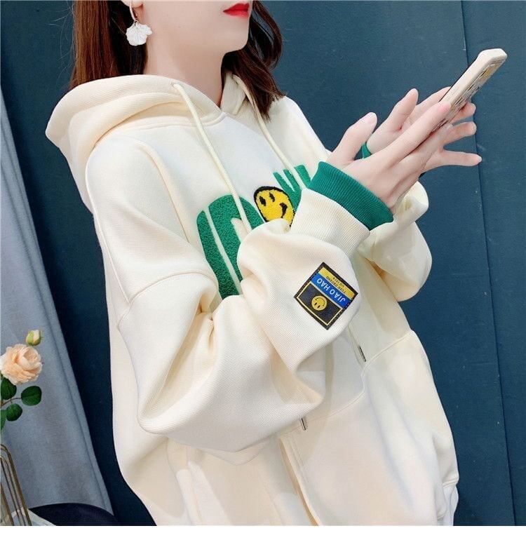 ルーズなレイジースタイルの刺繍入り薄手のフード付きトップ<S-5063>