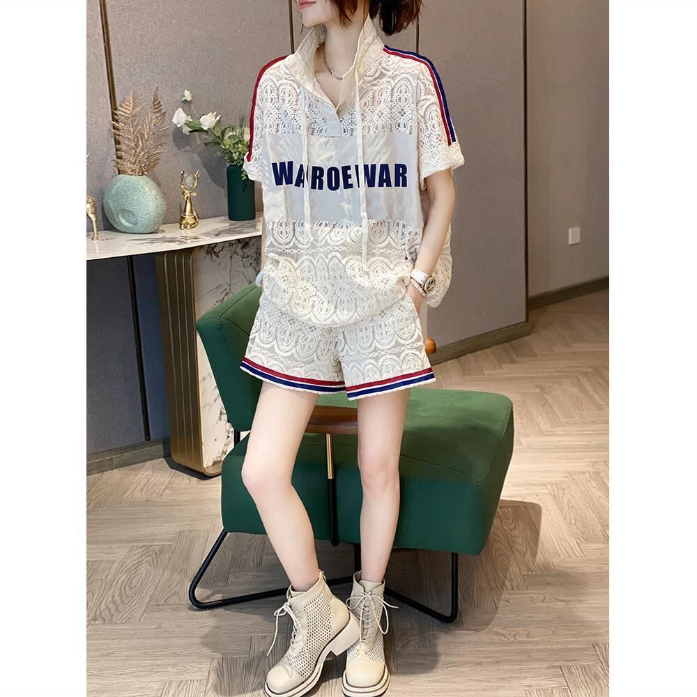 好感度UP カジュアル 上品 レース 透かし彫り 切り替え 半袖Tシャツ ショートパンツ セットアップ ＜S-8807＞