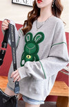 【秋の初めの割引！！】韓国風ルーズ漫画刺繍ホットダイヤモンドミドル丈トップス<S-5024>