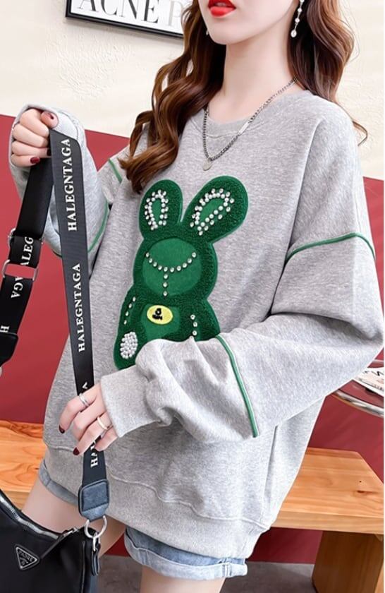 【秋の初めの割引！！】韓国風ルーズ漫画刺繍ホットダイヤモンドミドル丈トップス<S-5024>