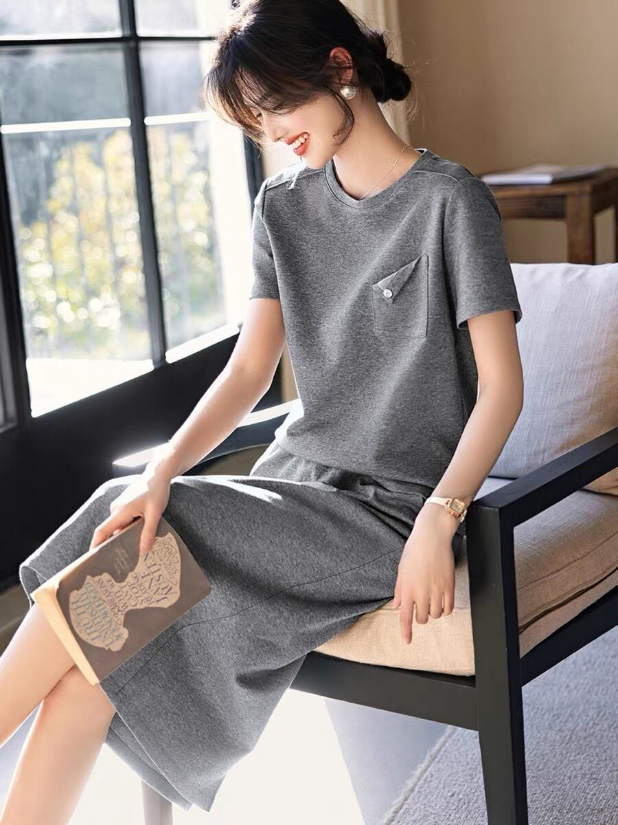 主役級の存在感！ カジュアル 超人気 定番シンプル 半袖Ｔシャツ＋スカート<S-8969>