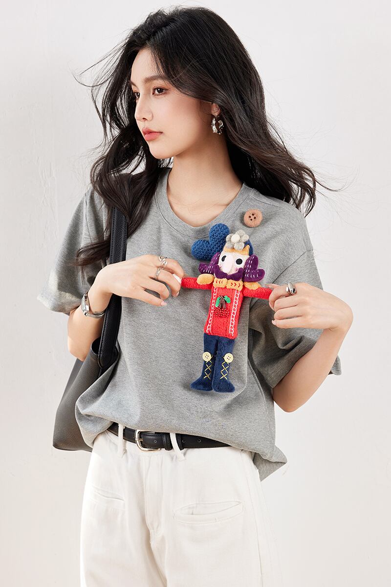 超人気 目を奪われる 流行新作 ぬいぐるみ付 半袖Tシャツ<S-9273>