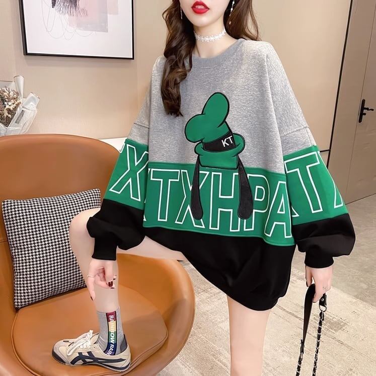 【秋の初めの割引！！】韓国風カラーマッチング漫画文字刺繍ミドル丈トップス<S-5053>