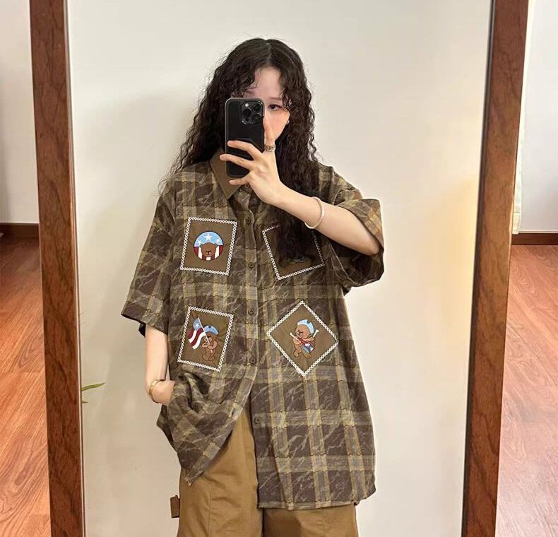 大活躍 刺繍 特別デザイン チェック柄 2色選択 半袖シャツ＜S-8881＞