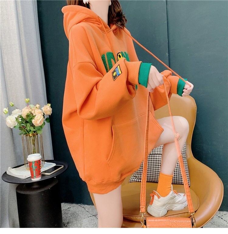 ルーズなレイジースタイルの刺繍入り薄手のフード付きトップ<S-5063>