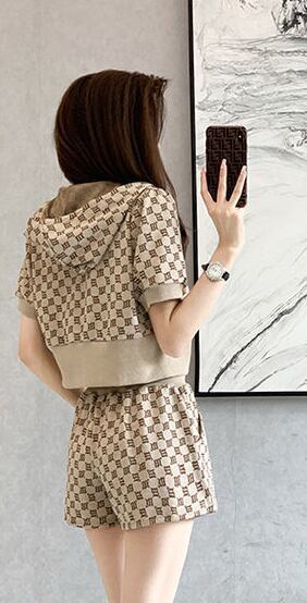 【半額！期間限定！！】超人気  美人度アップ ＜S-4448＞ 半袖Ｔシャツⅹパンツセット<S-8201>