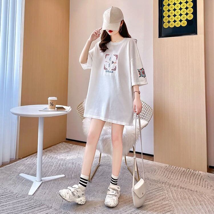 質感のいい 刺?Tシャツ ラウンドネック 白 黒 ゆったり半袖＜S-3013＞