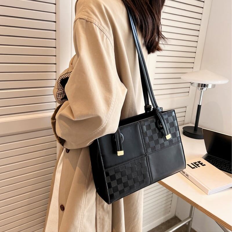 オシャレ感たっぷり 配色 高級感溢れる ショルダーバッグ＜S-3784＞